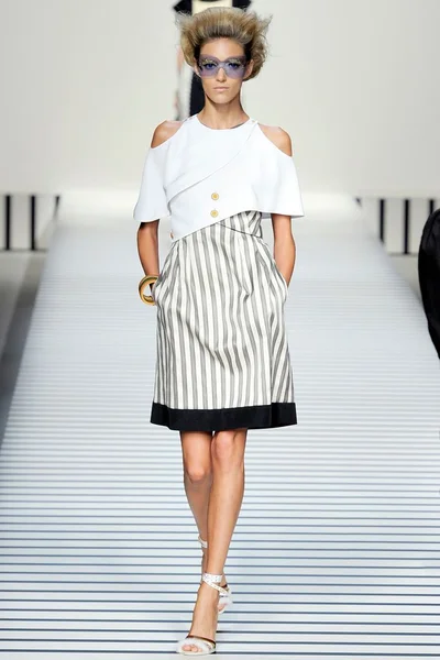 Look 2
